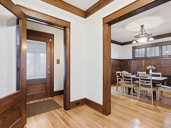5th image of 410 E Rusholme St