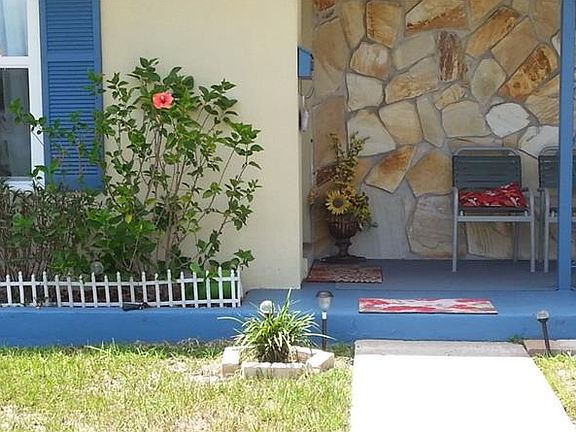 2nd image of 1388 N Normandy Blvd
