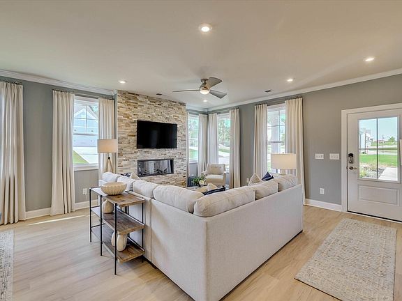 4th image of 418 Minim Way