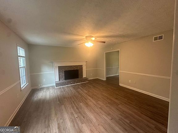 5th image of 40 Lake Ct