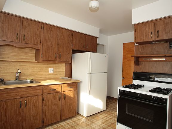 3rd image of 20222 Avalon St