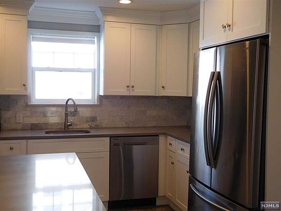 4th image of 3-12 26th St
