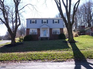 1004 Rutgers Dr, Allison Park, PA 15101