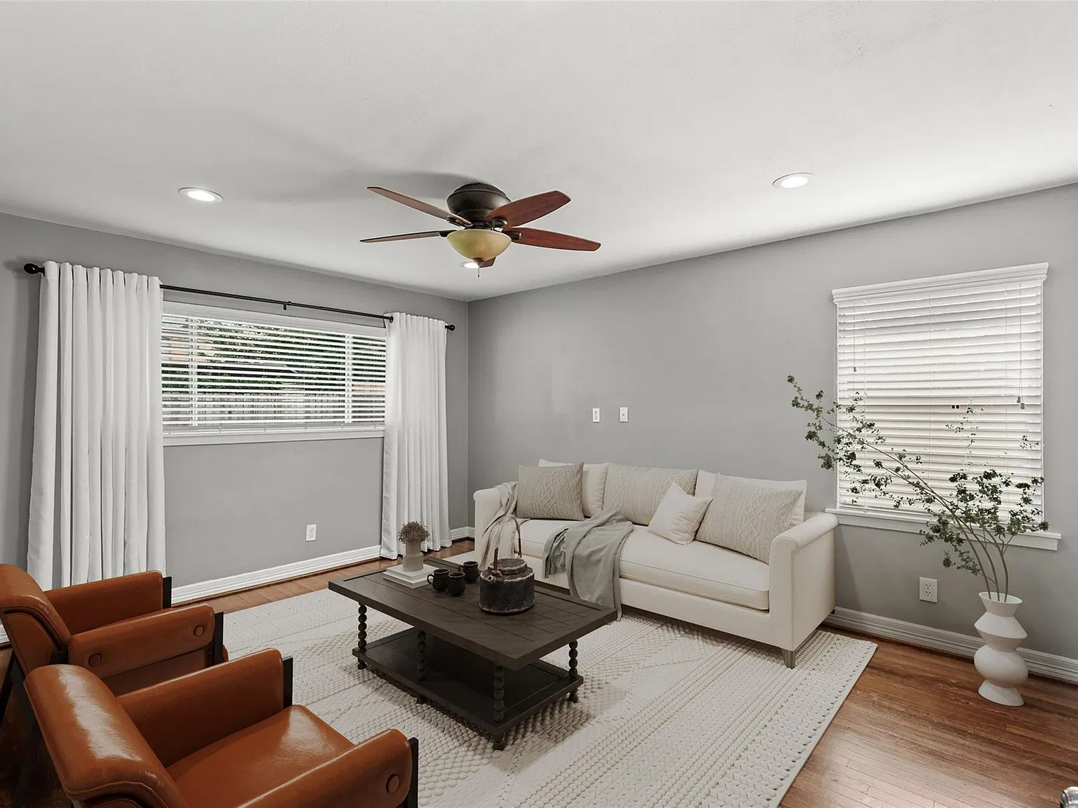 3 bed, 2.0 bath, 1756 sqft, $2,400 — Photo 3