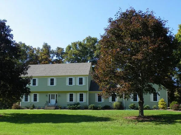 6 Lazybrook Rd, Newtown, CT 06470