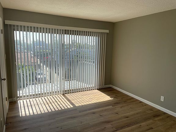 5th image of 255 Temple Ave APT 8
