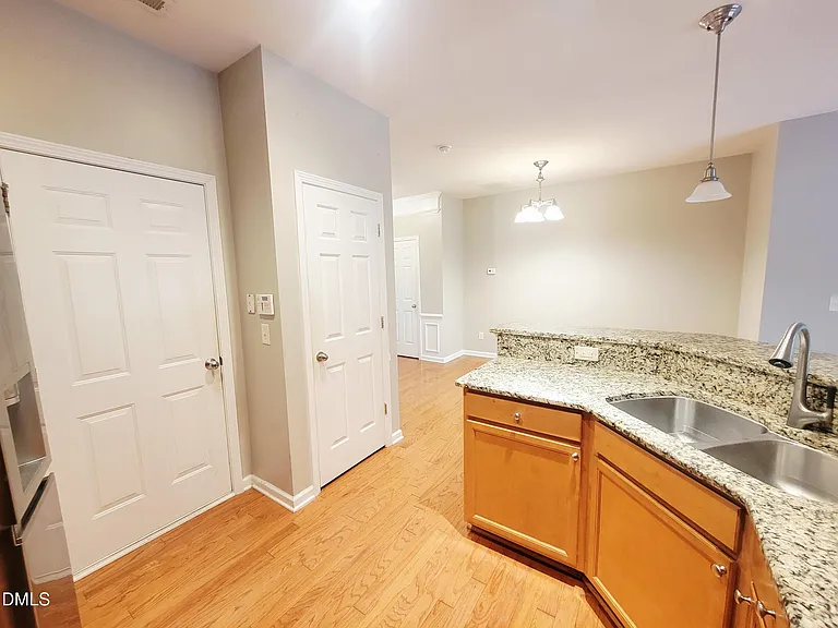 7248 Racine Way — Photo 9