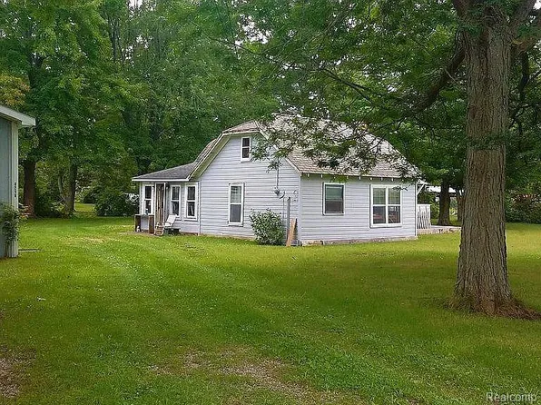 6256 Turner Rd, Flushing, MI 48433