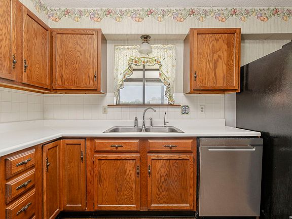 4th image of 222 DEER RUN ST