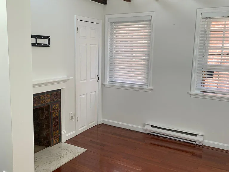 150 N Bread St — Photo 11