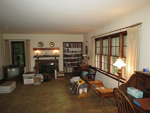5th image of 128 N Brook Ave
