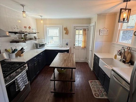 5th image of 48 Olyphant Dr