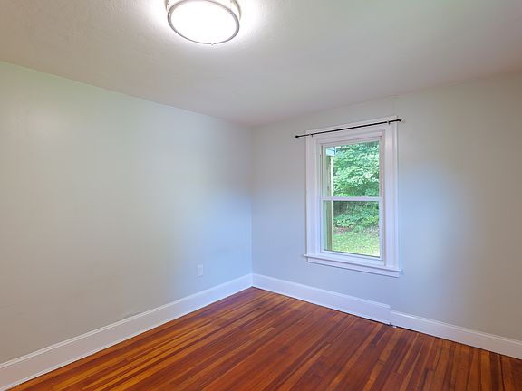 4th image of 19 Haig Ave #2