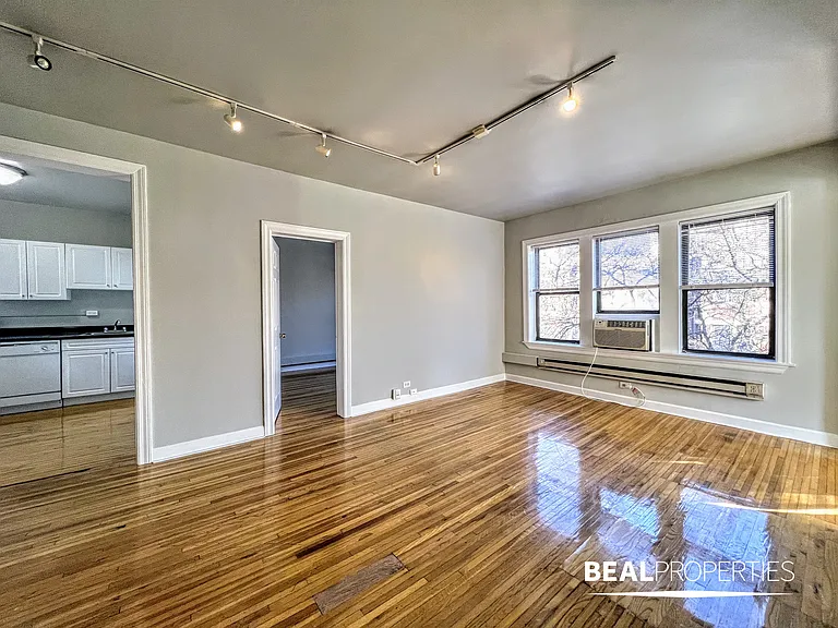 3720-28 N Pine Grove Ave — Photo 37