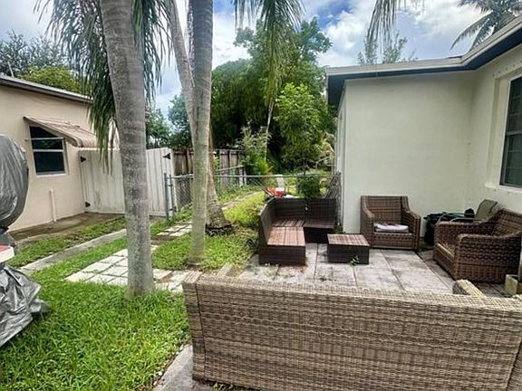 4th image of 2520 Fillmore Street