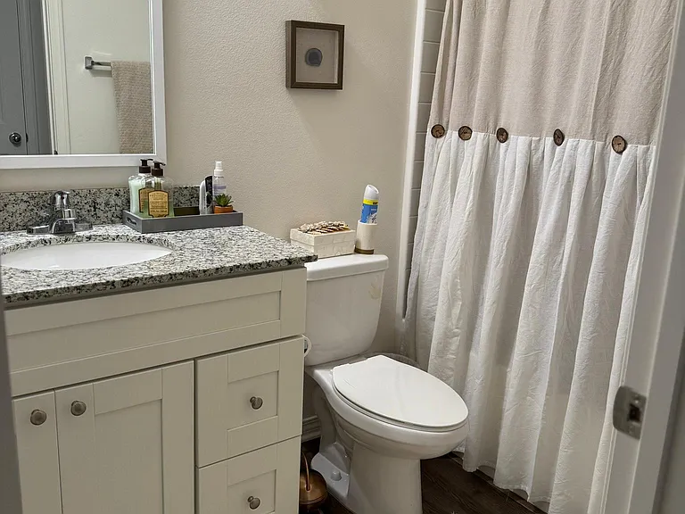1057 Peach Grv — Photo 5