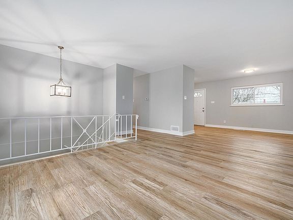 3rd image of 270 Clyde Ave