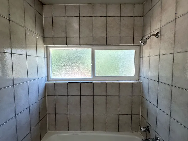 951 N Redwood Rd — Photo 22