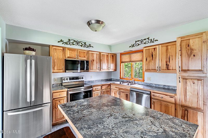 3rd image of 57 Casey Road