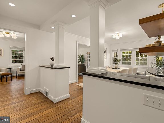 3rd image of 1636 Kalmia Rd NW