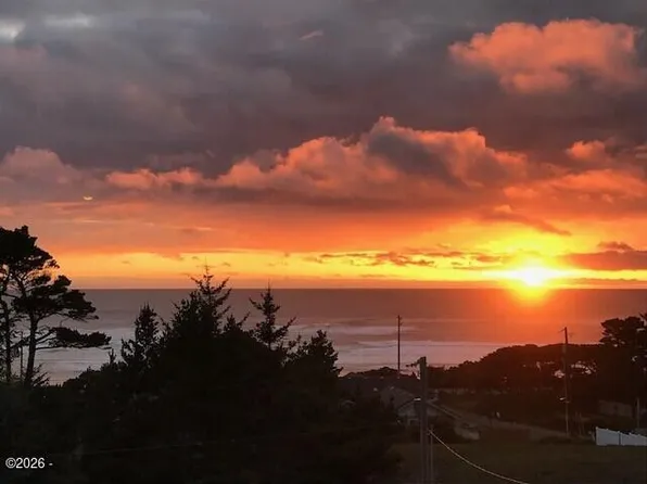 3455 SW Fernwood Ln, Waldport, OR 97394