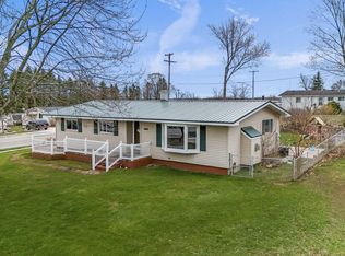 1235 Greenwich St, Manistee, MI 49660