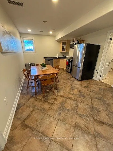 2 bed, $2,000 — Photo 4