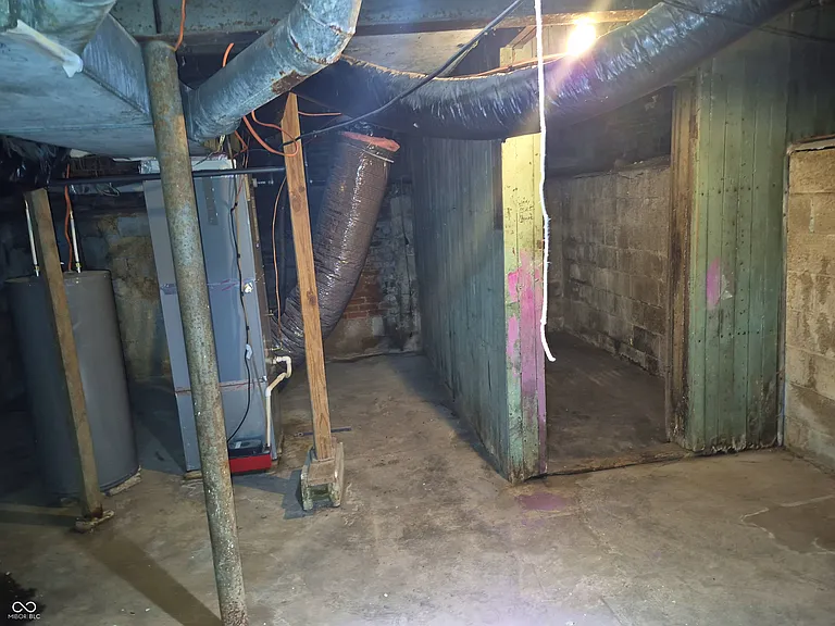 3338 N Kenwood Ave — Photo 26