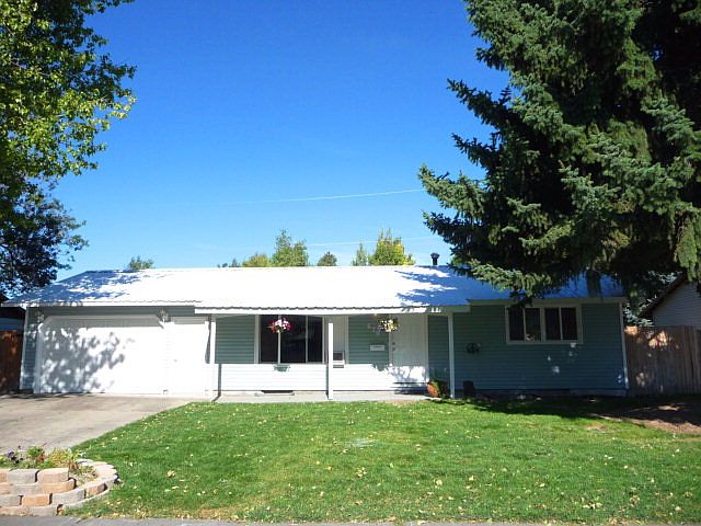 1st image of 679 Falls Dr