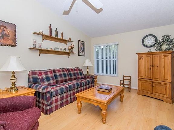 5th image of 29 Harbor Lake Cir