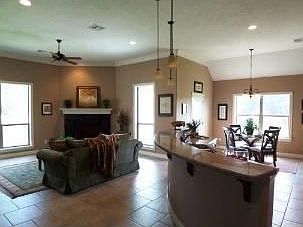 3rd image of 1814 Lakeshore (pvt) Cir