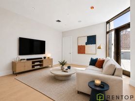 960 Franklin Ave