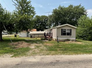 202 W Benton St, Tower Hill, IL 62571