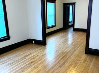 116 Cedar Lake Rd N APT 1, Minneapolis, MN 55405