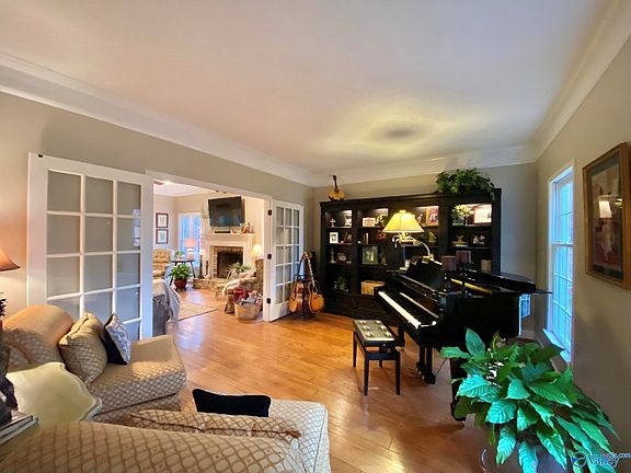 4th image of 106 Ferndale St