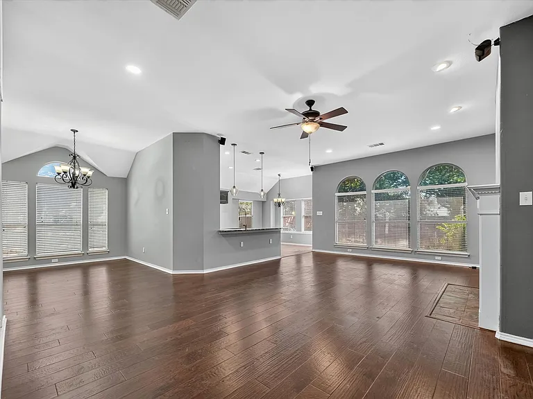 2720 Windstone Way — Photo 4