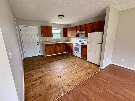 2nd image of 210 Crank Rd