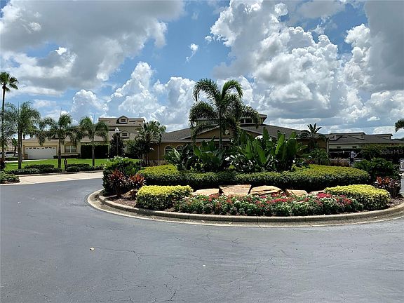 2nd image of 13413 Fountainbleau Dr