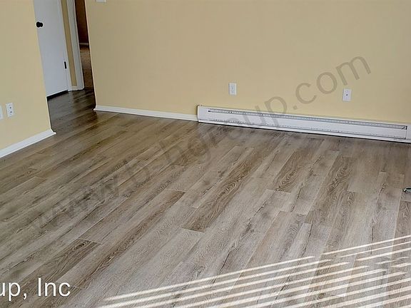 4th image of 8515 32nd Ave APT 6