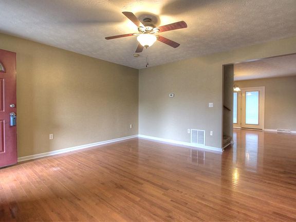4th image of 308 Katherine Ct