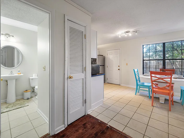 1018 Monticello Dr — Photo 16