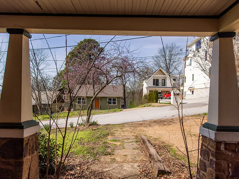 224 S Church Ave — Photo 8