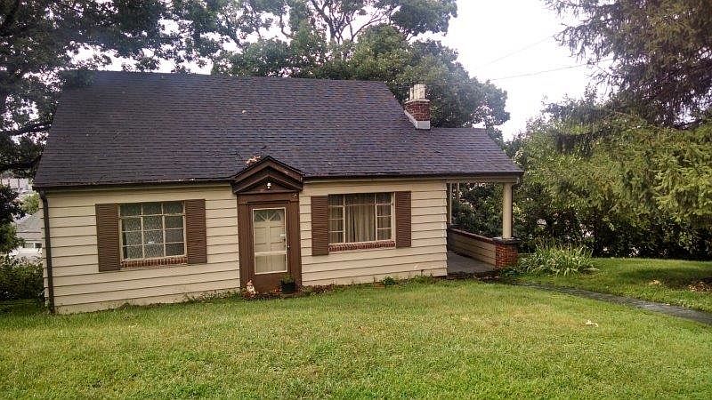 1st image of 1010 Highland Ave SE