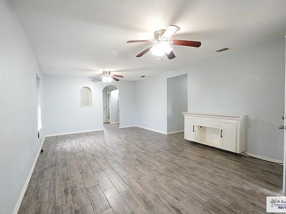 4th image of 4014 Aggassi Dr