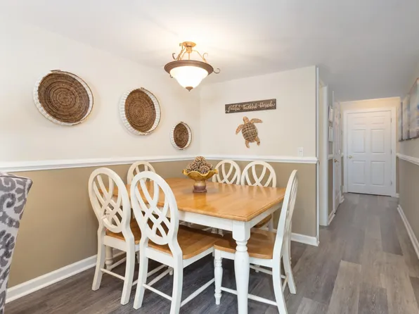 22 Deallyon Ave APT 40, Hilton Head Island, SC 29928
