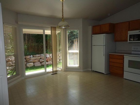3rd image of 6415 Gilmore Grv