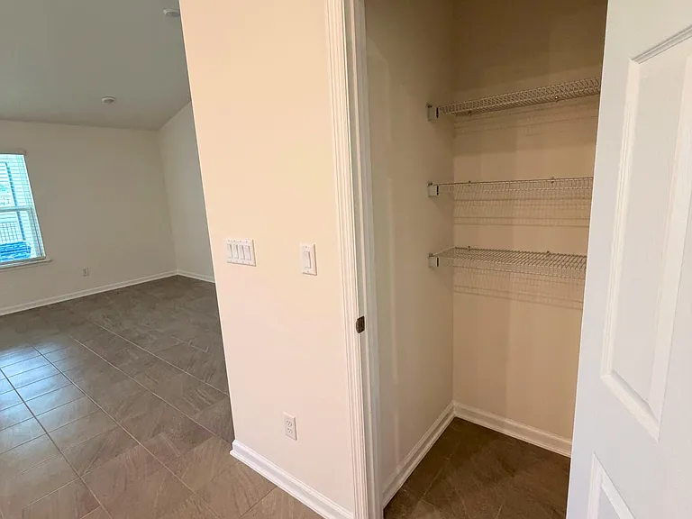 65 Signet Cir — Photo 8
