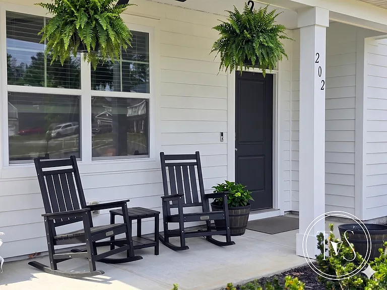 202 Sugar Pine Dr — Photo 3