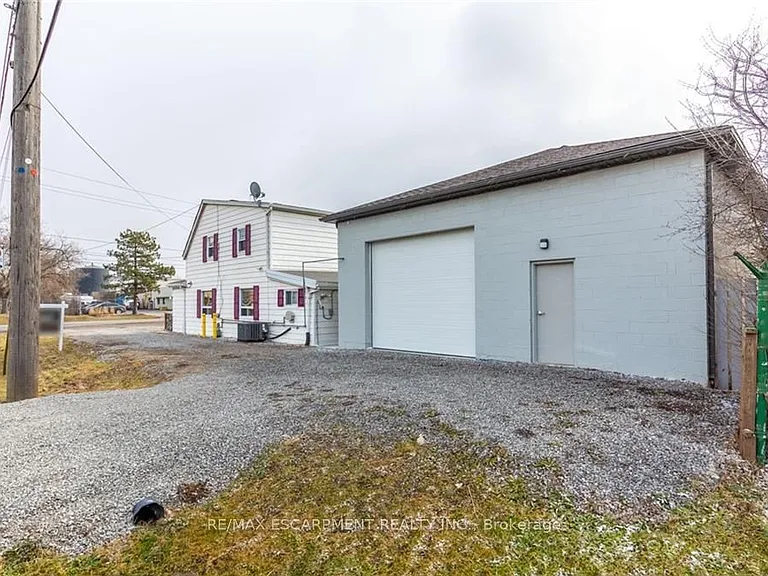 355 Jones Rd — Photo 4