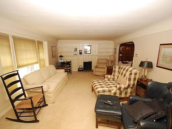 2nd image of 5997 Glenwood Ave